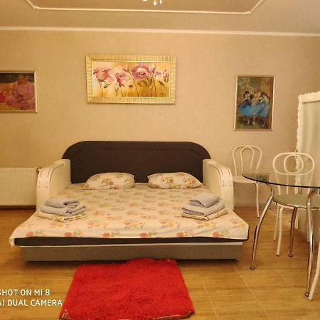 Apartments Domovik Latorichnaya,3 Moekatsjeve Buitenkant foto