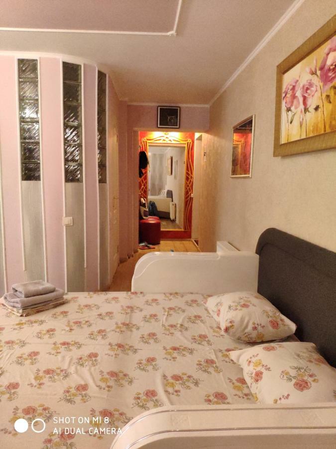 Apartments Domovik Latorichnaya,3 Moekatsjeve Buitenkant foto
