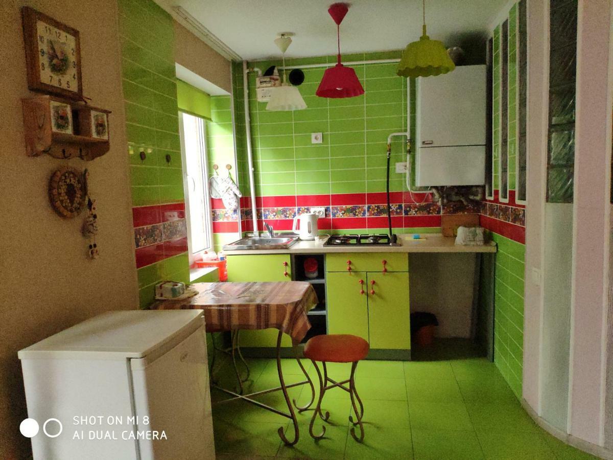 Apartments Domovik Latorichnaya,3 Moekatsjeve Buitenkant foto